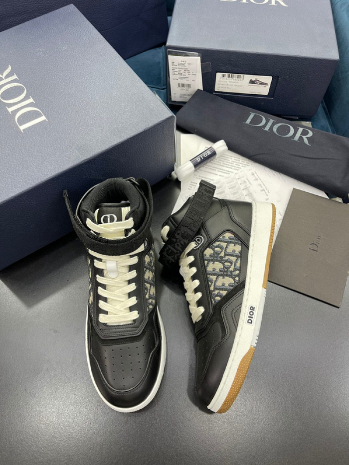 D10R B27 Sneaker