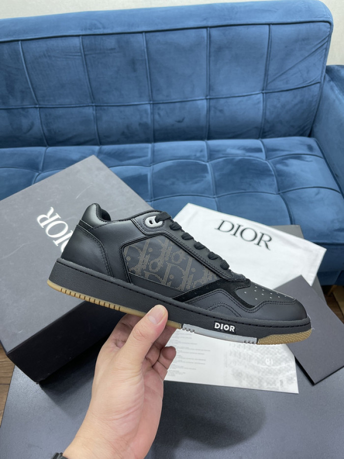 D10R B27 Sneaker