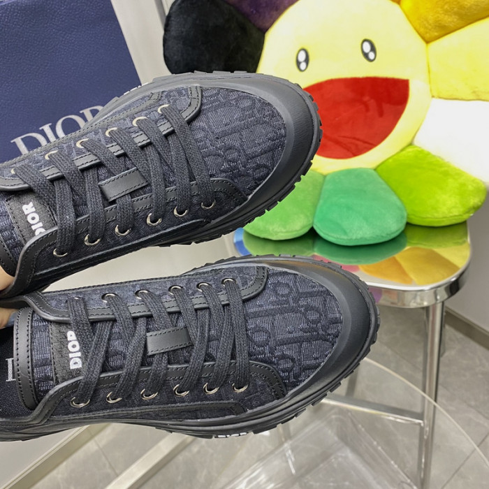 D10R SNEAKER