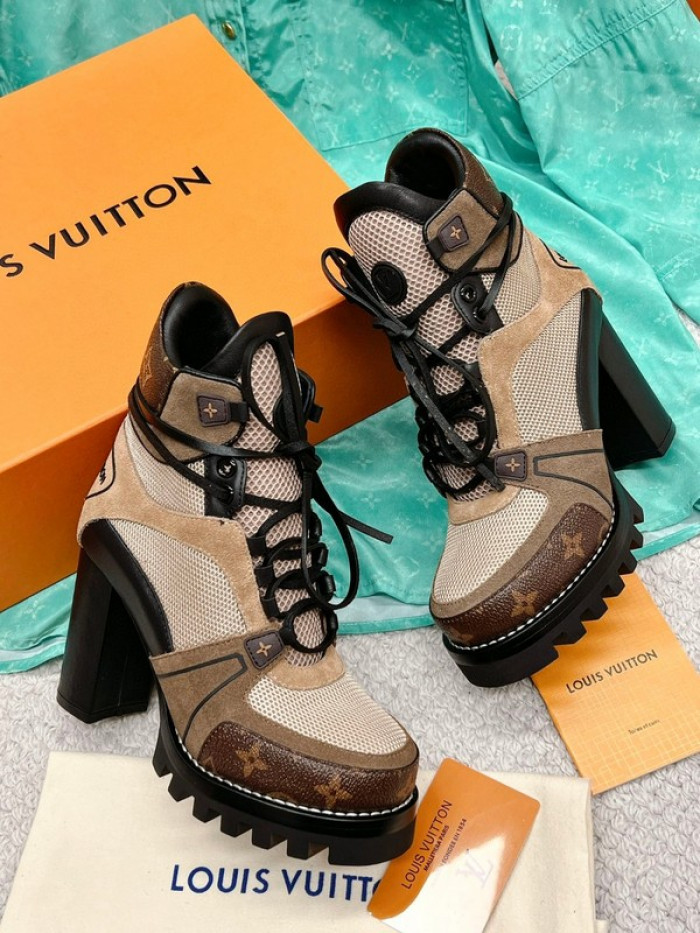 lou1su1tt Boots