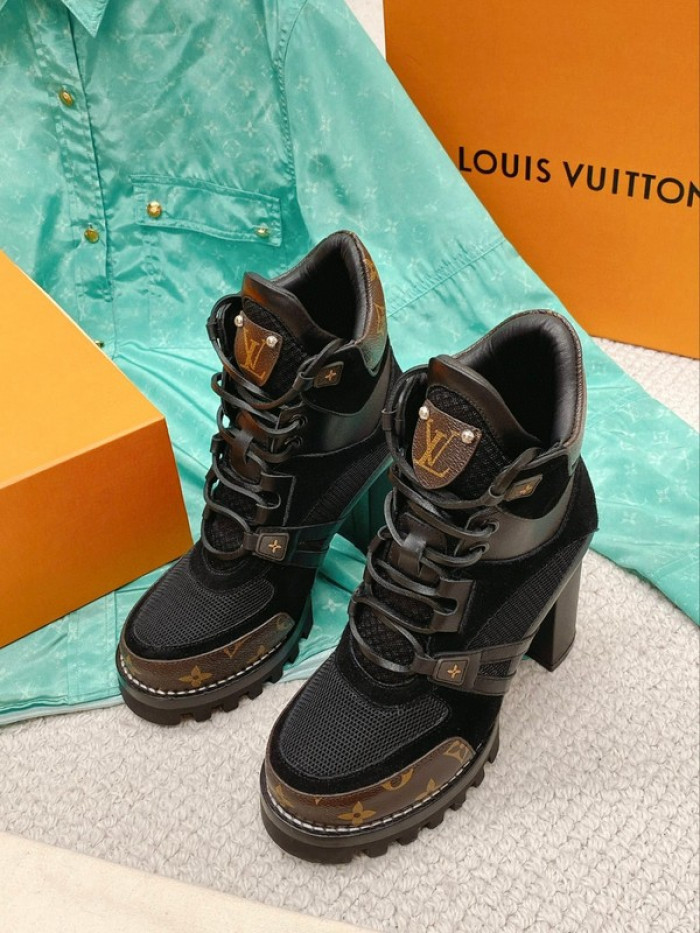 lou1su1tt Boots