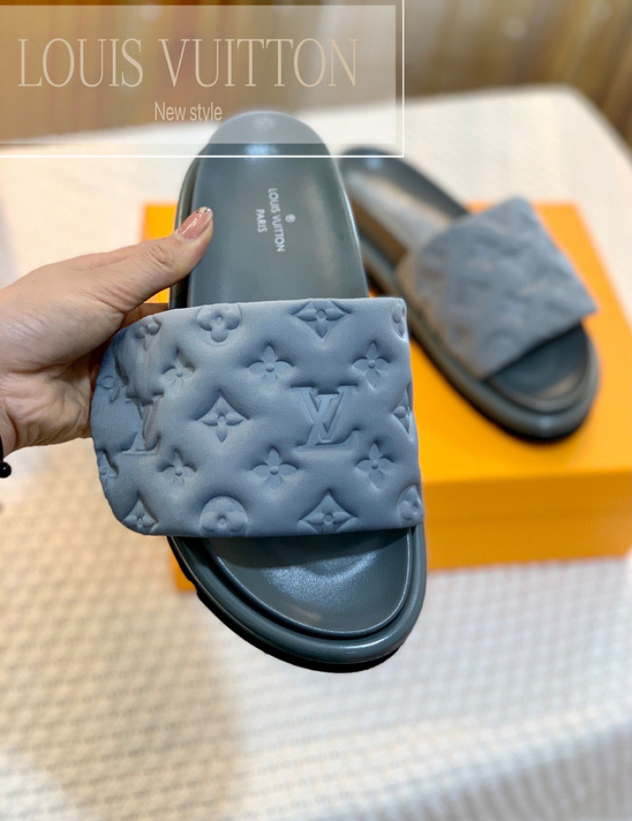 Lou1su1tt slides