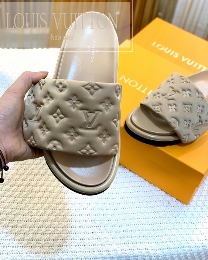 Lou1su1tt slides