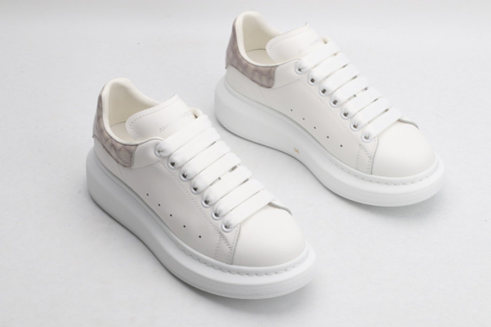 MQ Sneakers