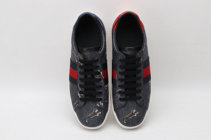 Gu66 Ace Embroidered Low-Top Sneaker
