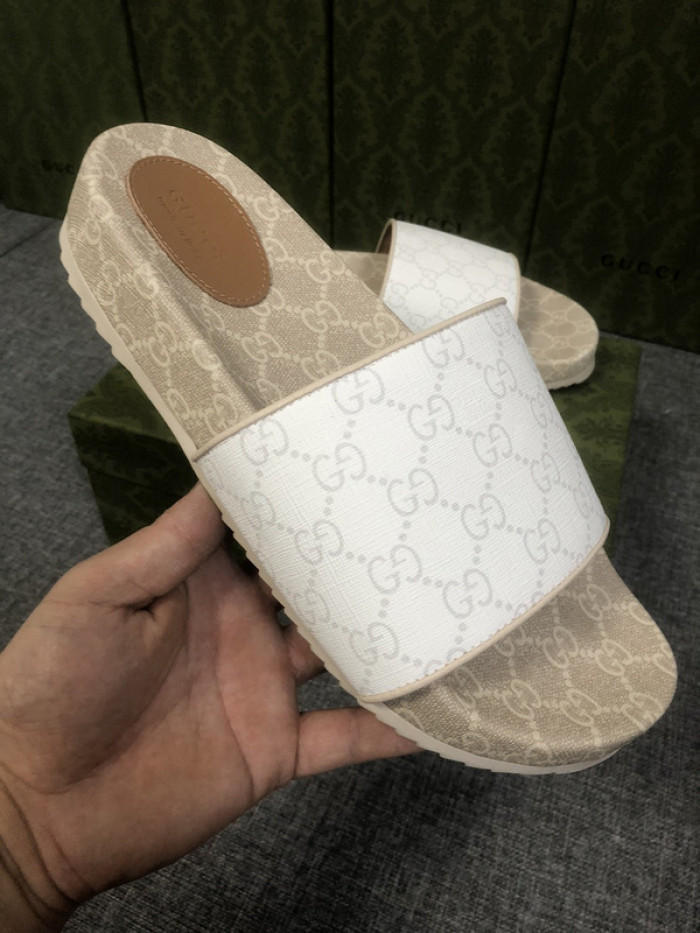 Gu66 SLIPPERS