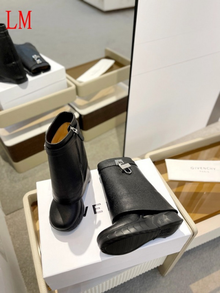 G1VENCHY BOOTS