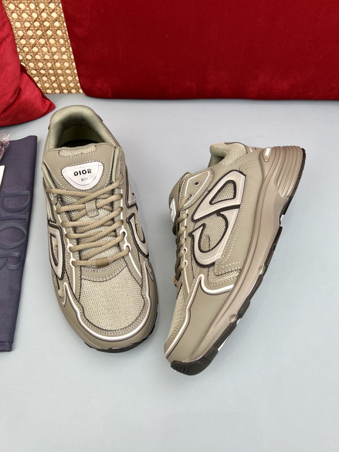 D10R B30 SNEAKER