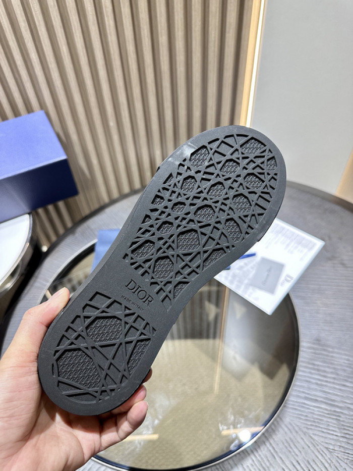 D10R B33 Sneaker