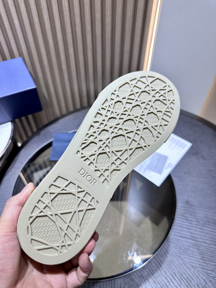 D10R B33 Sneaker