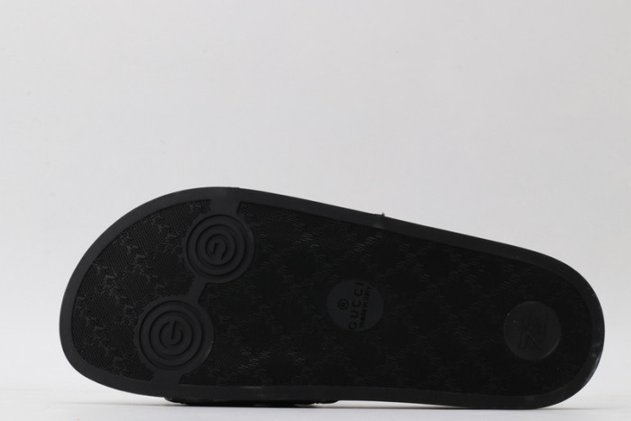 Gu66 SLIPPERS