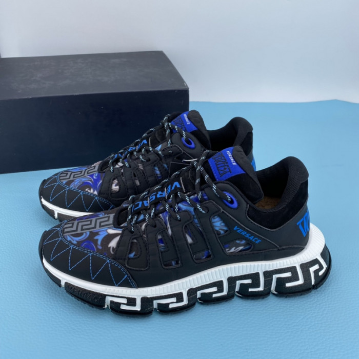 VERS SNEAKERS