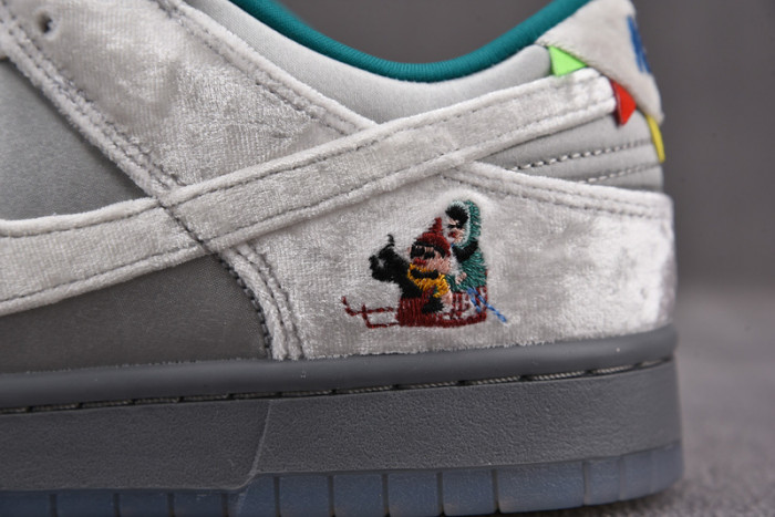 Nike Dunk Low"Ice and Snow Festival" DO2326-001