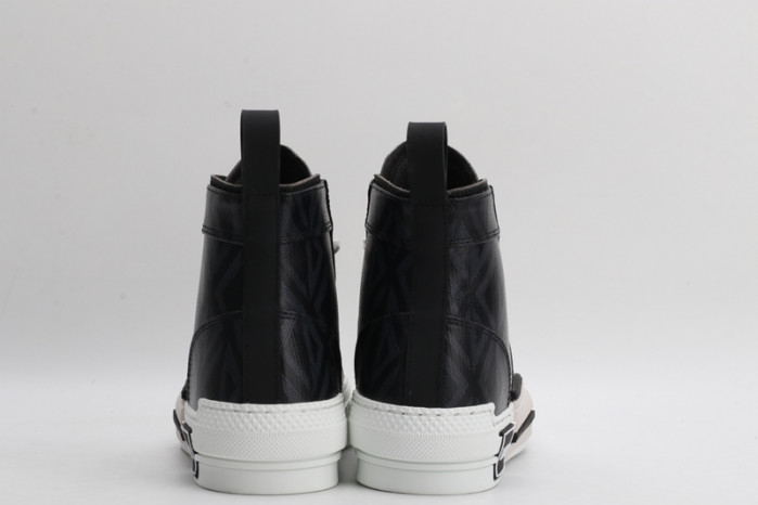 D10R B23 Oblique High Top Sneaker