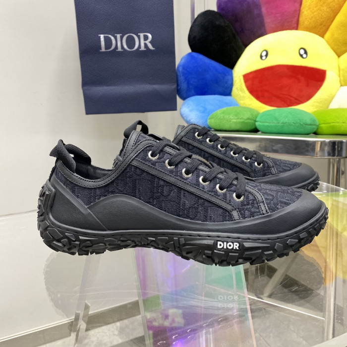 D10R SNEAKER
