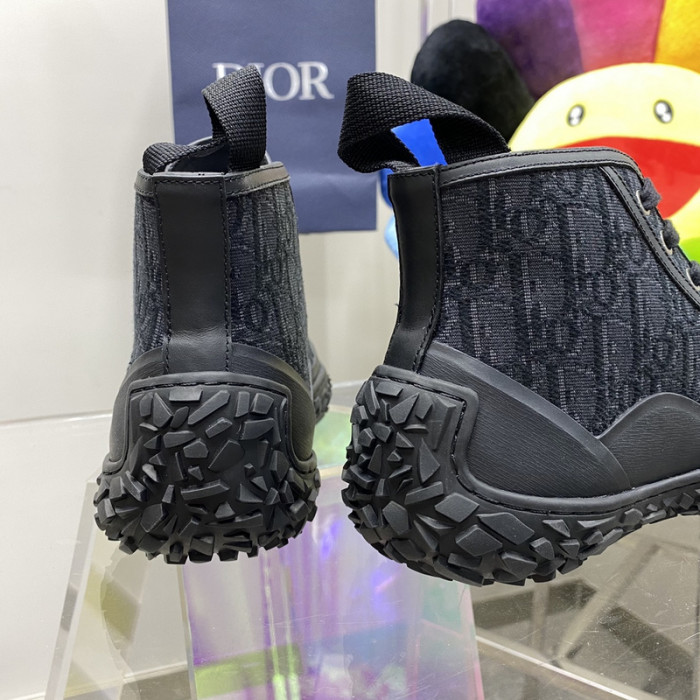 D10R SNEAKER