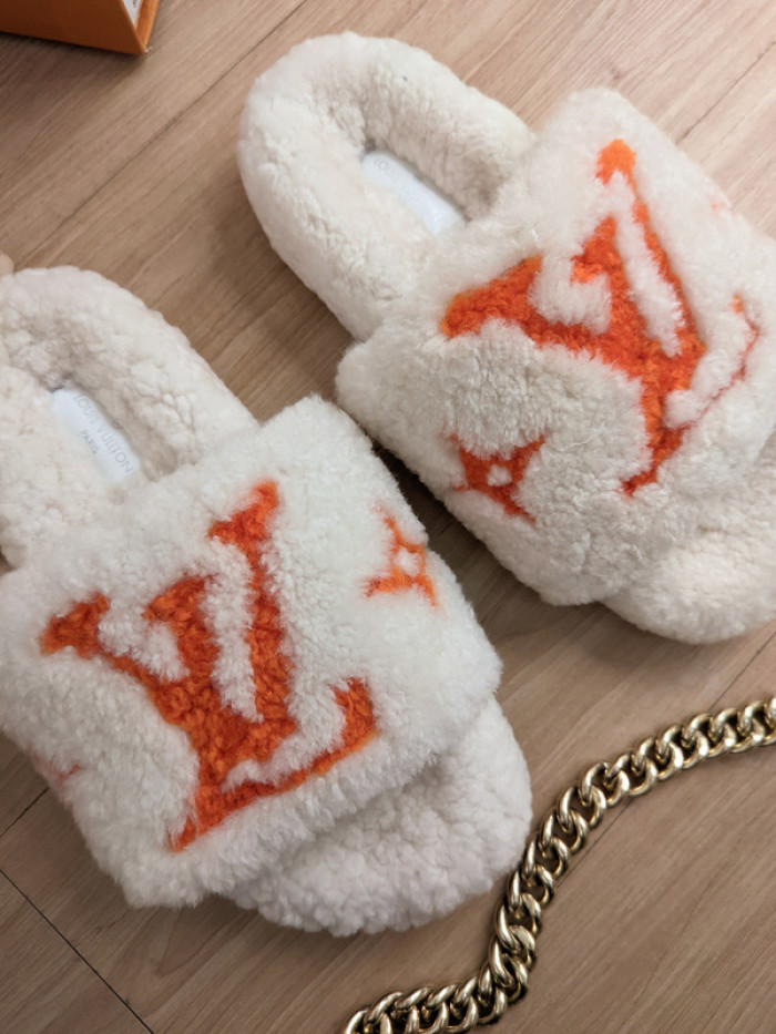 Lou1su1tt slides