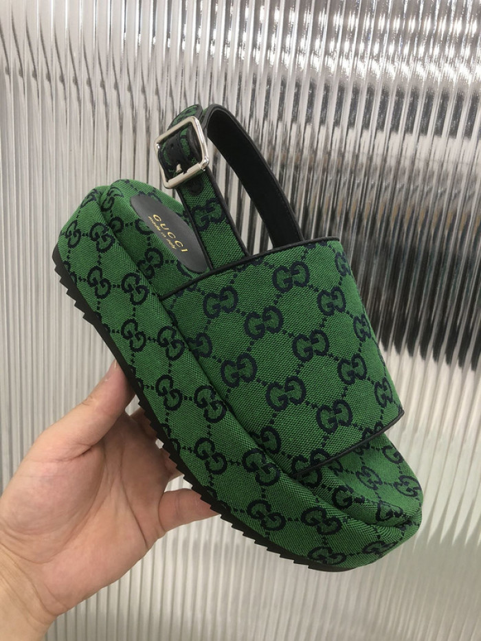Gu66 SLIPPERS