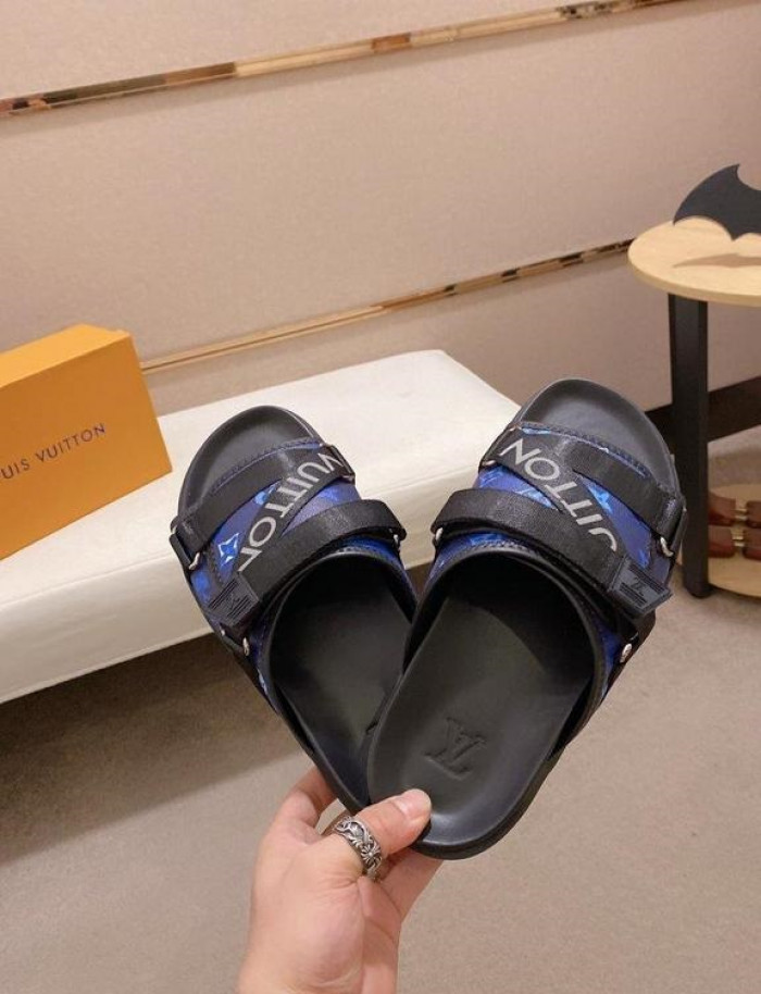 Lou1su1tt slides