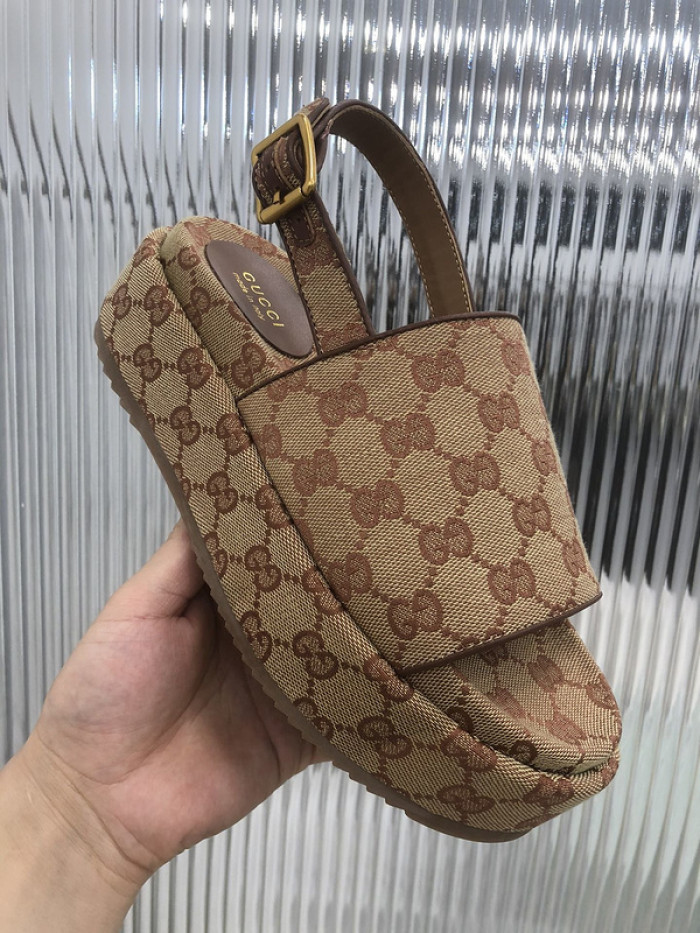 Gu66 SLIPPERS