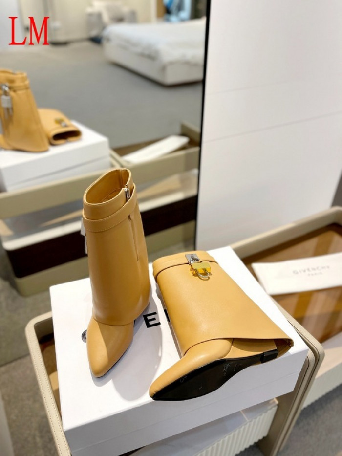 G1VENCHY BOOTS