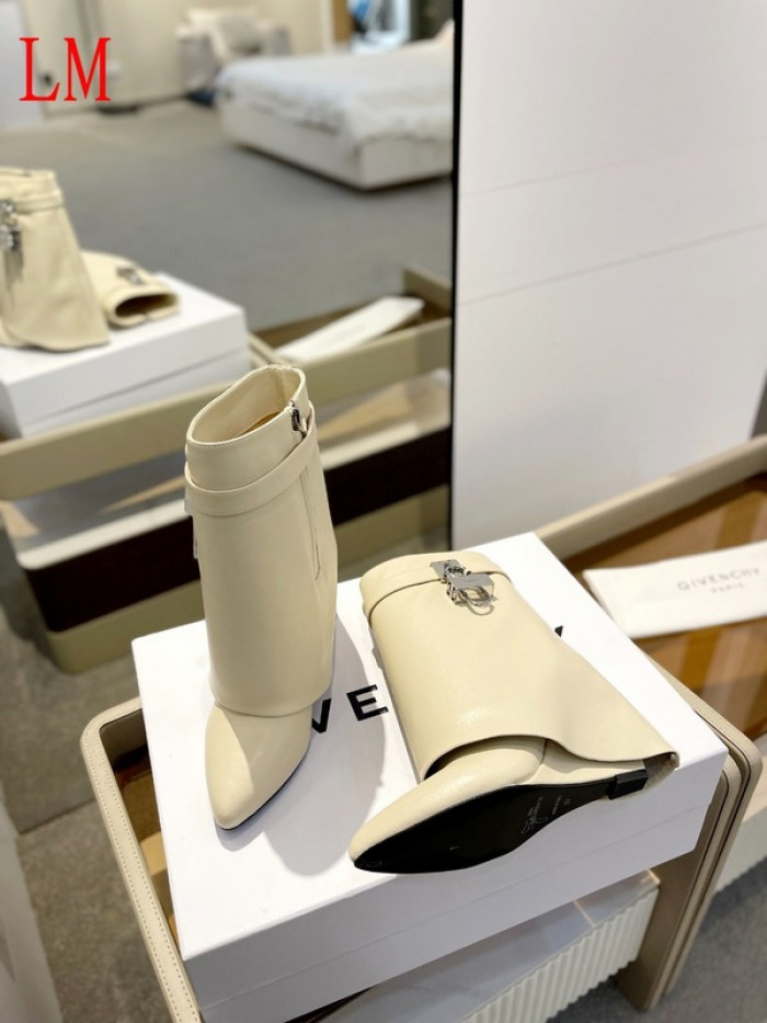 G1VENCHY BOOTS