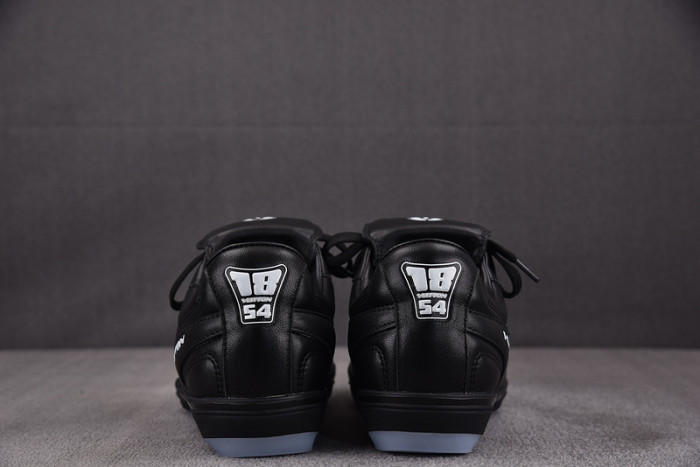 Lou1su1tt Footprint Soccer Black White