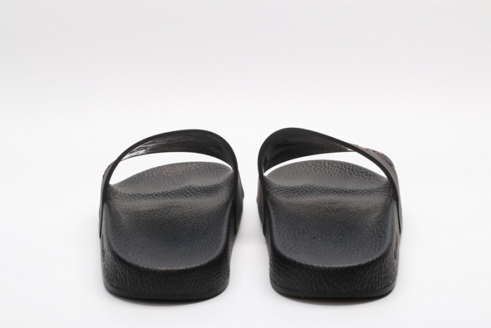 Gu66 SLIPPERS