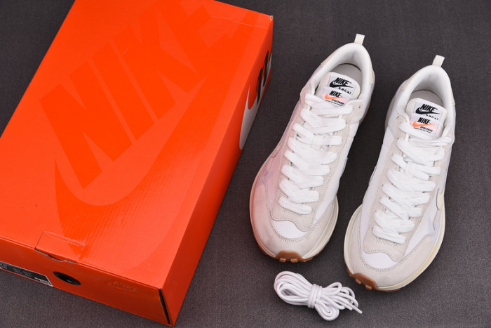 Nike Vaporwaffle Sacai Sail Gum DD1875-100