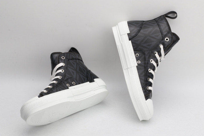 D10R B23 Oblique High Top Sneaker
