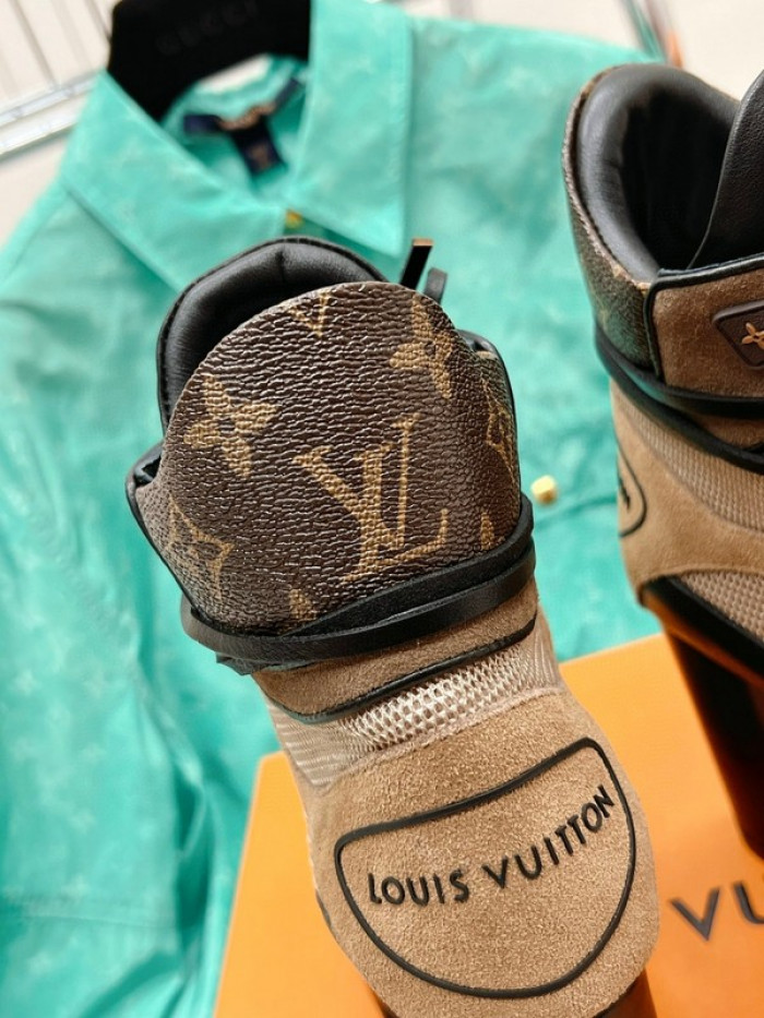 lou1su1tt Boots
