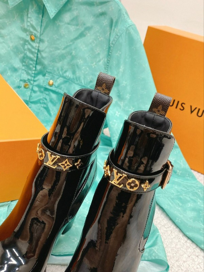 lou1su1tt Boots