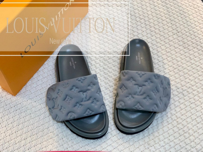 Lou1su1tt slides