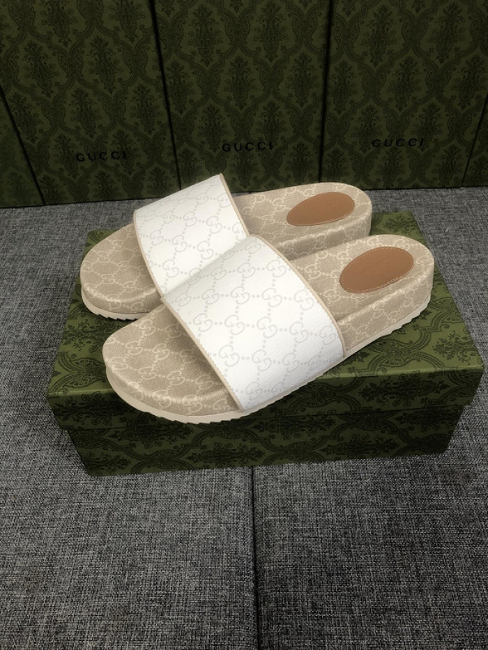 Gu66 SLIPPERS