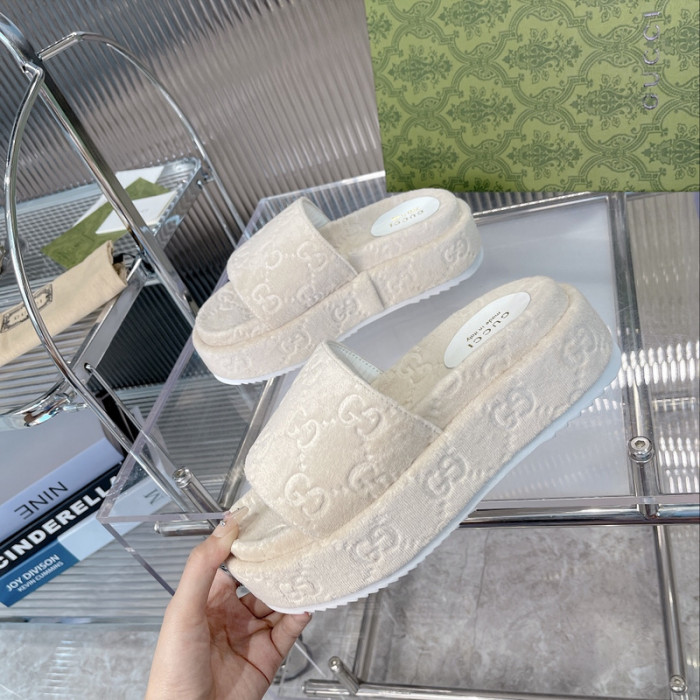 Gu66 SLIPPERS