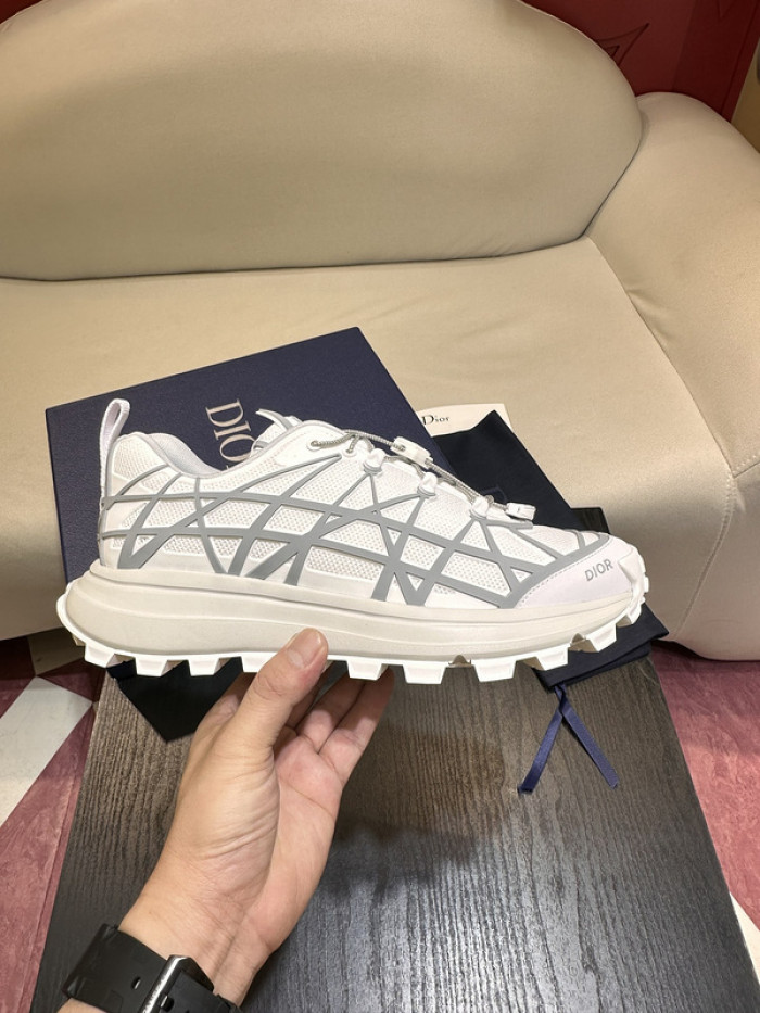 D10R B31 Runner White Grey