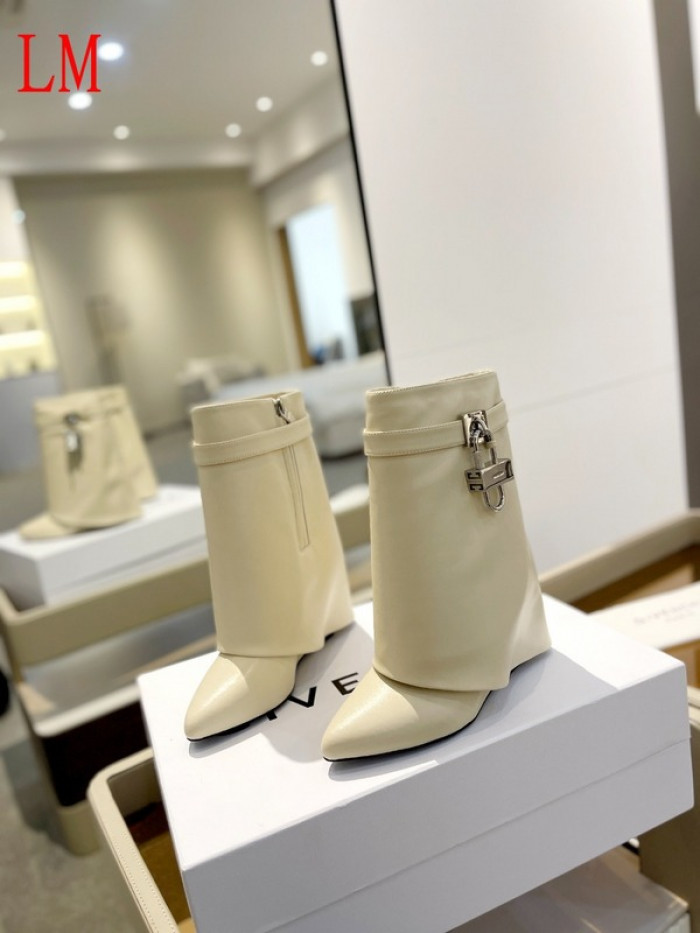 G1VENCHY BOOTS