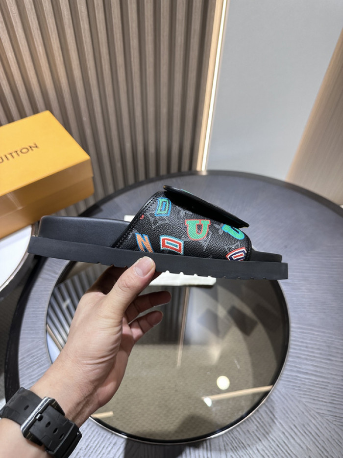 Lou1su1tt slides