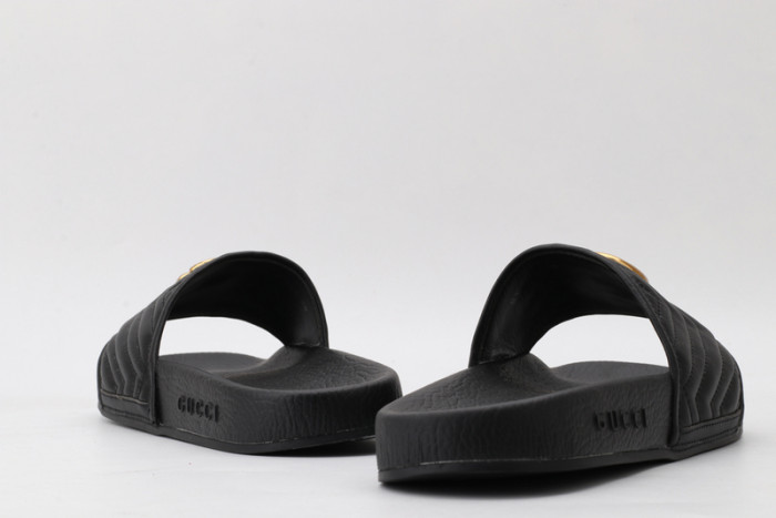 Gu66 SLIPPERS