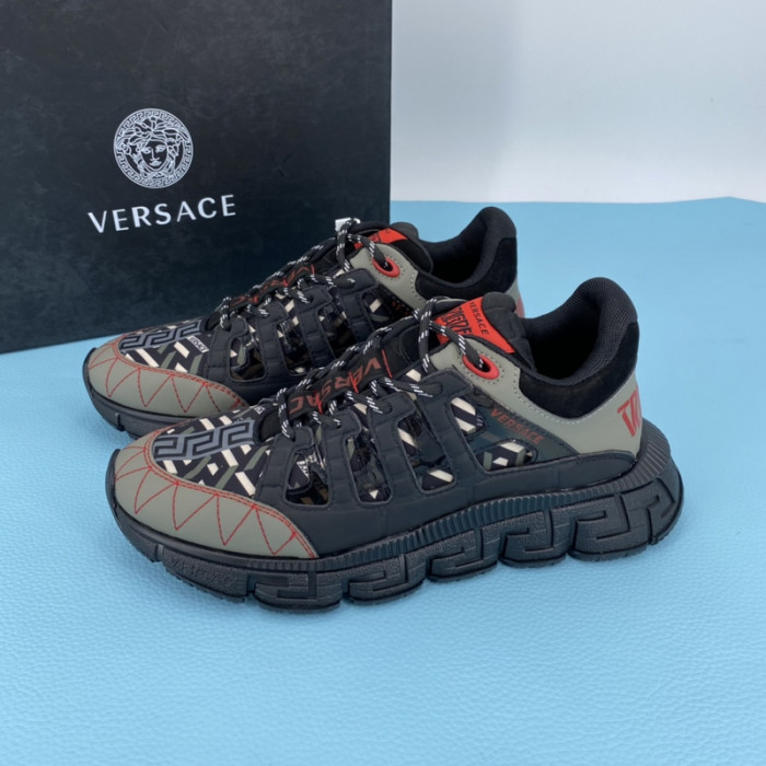 VERS SNEAKERS