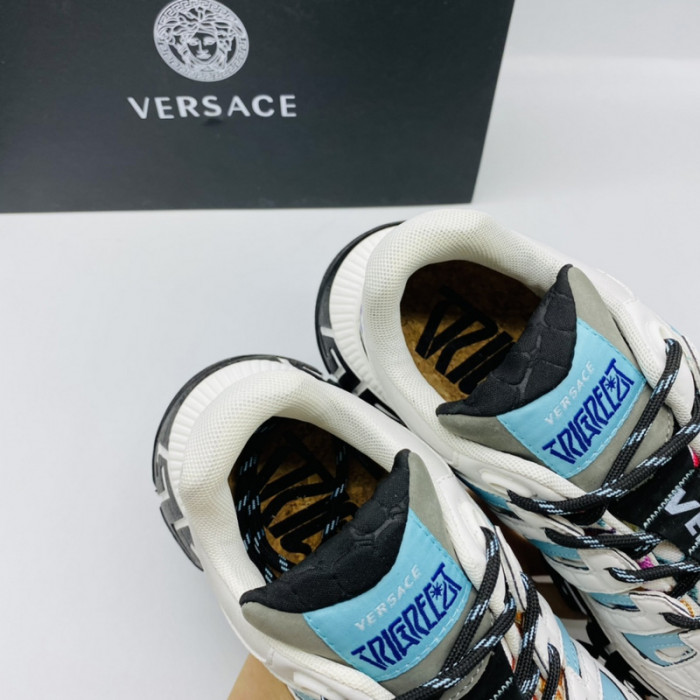 VERS SNEAKERS