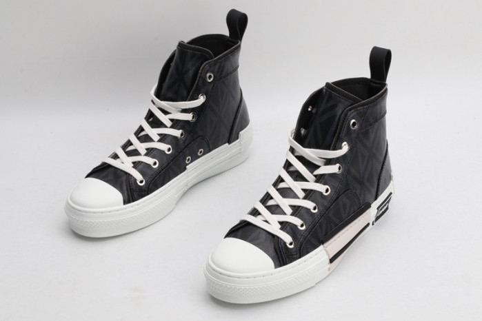 D10R B23 Oblique High Top Sneaker