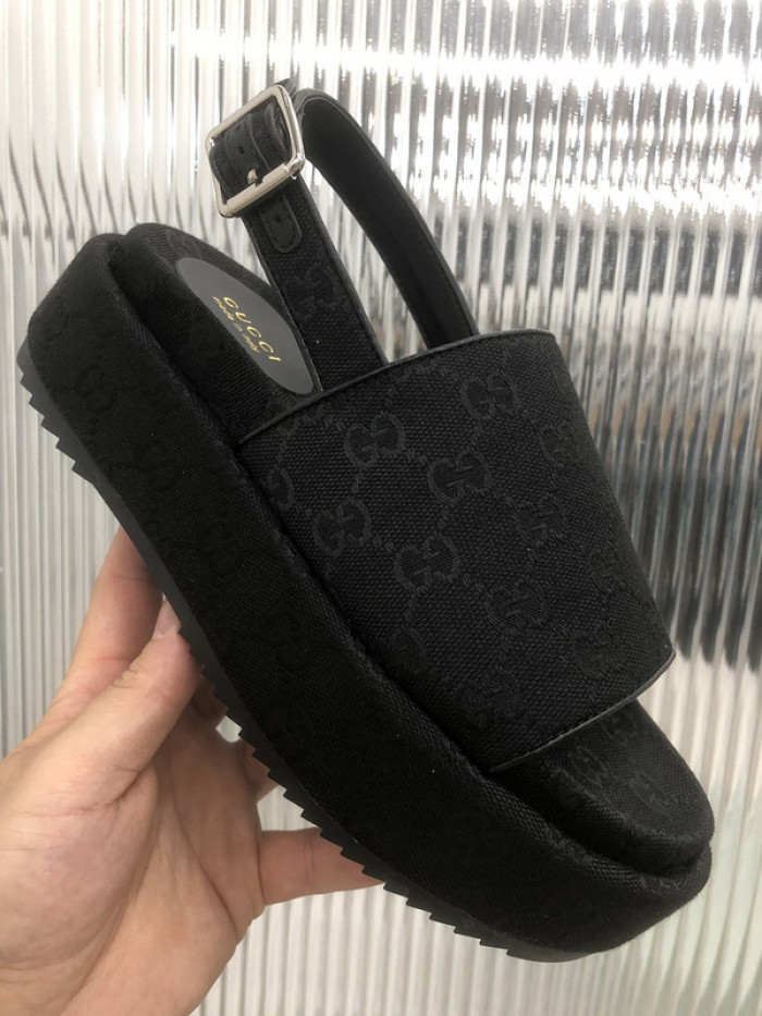 Gu66 SLIPPERS