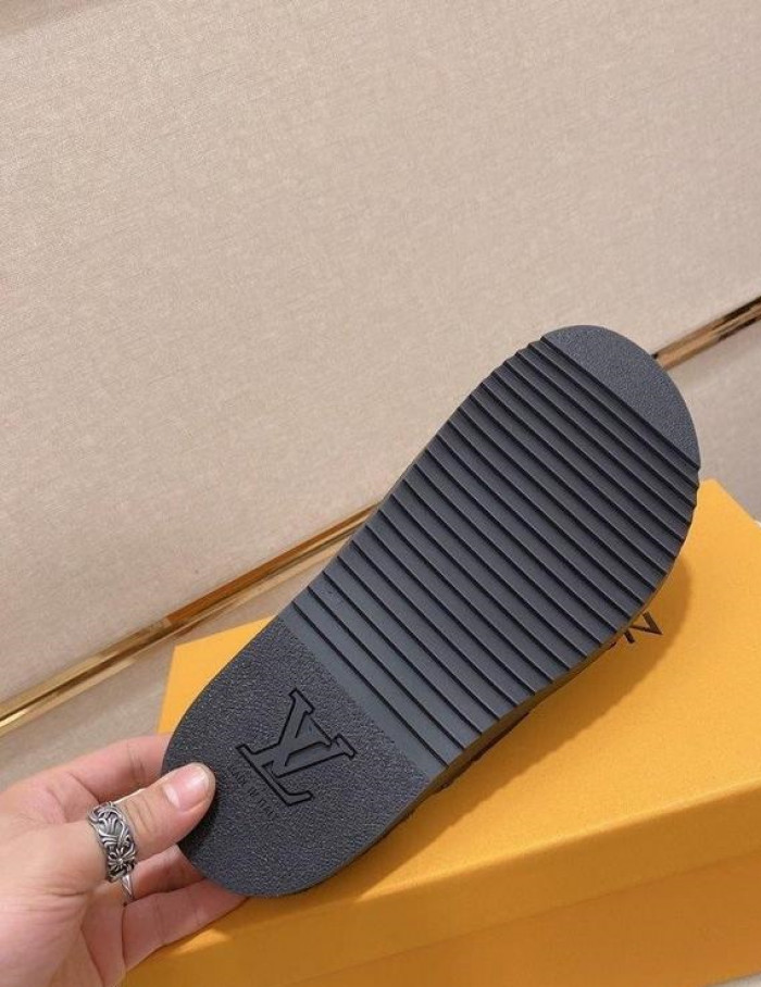 Lou1su1tt slides
