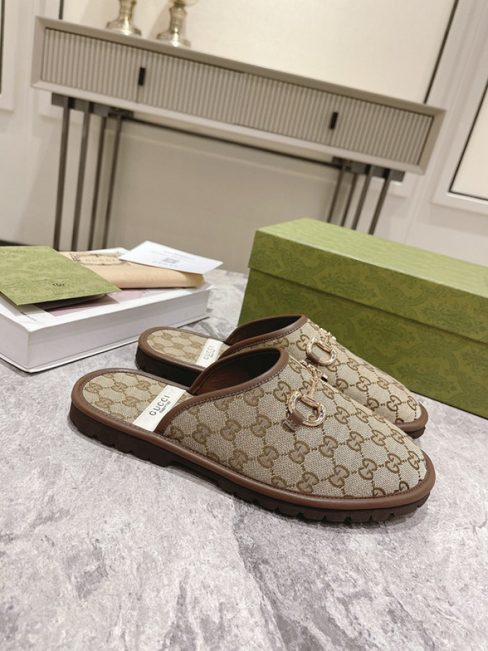 Gu66 SLIPPERS
