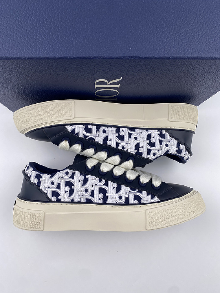 D10R B33 Sneaker