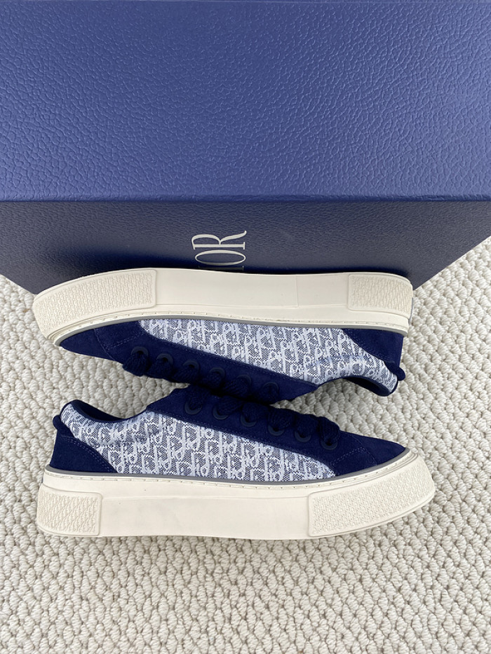 D10R B33 Sneaker