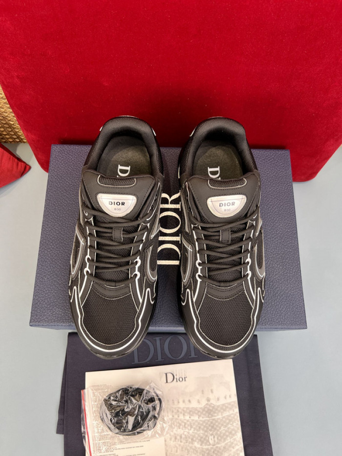 D10R B30 SNEAKER