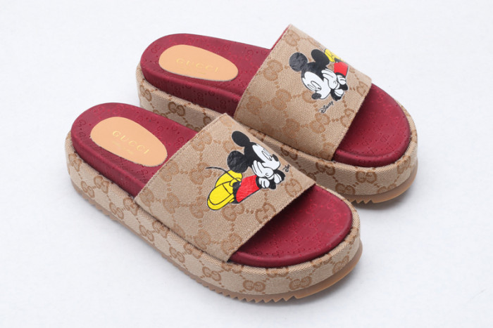 Gu66 SLIPPERS