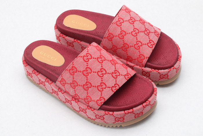 Gu66 SLIPPERS